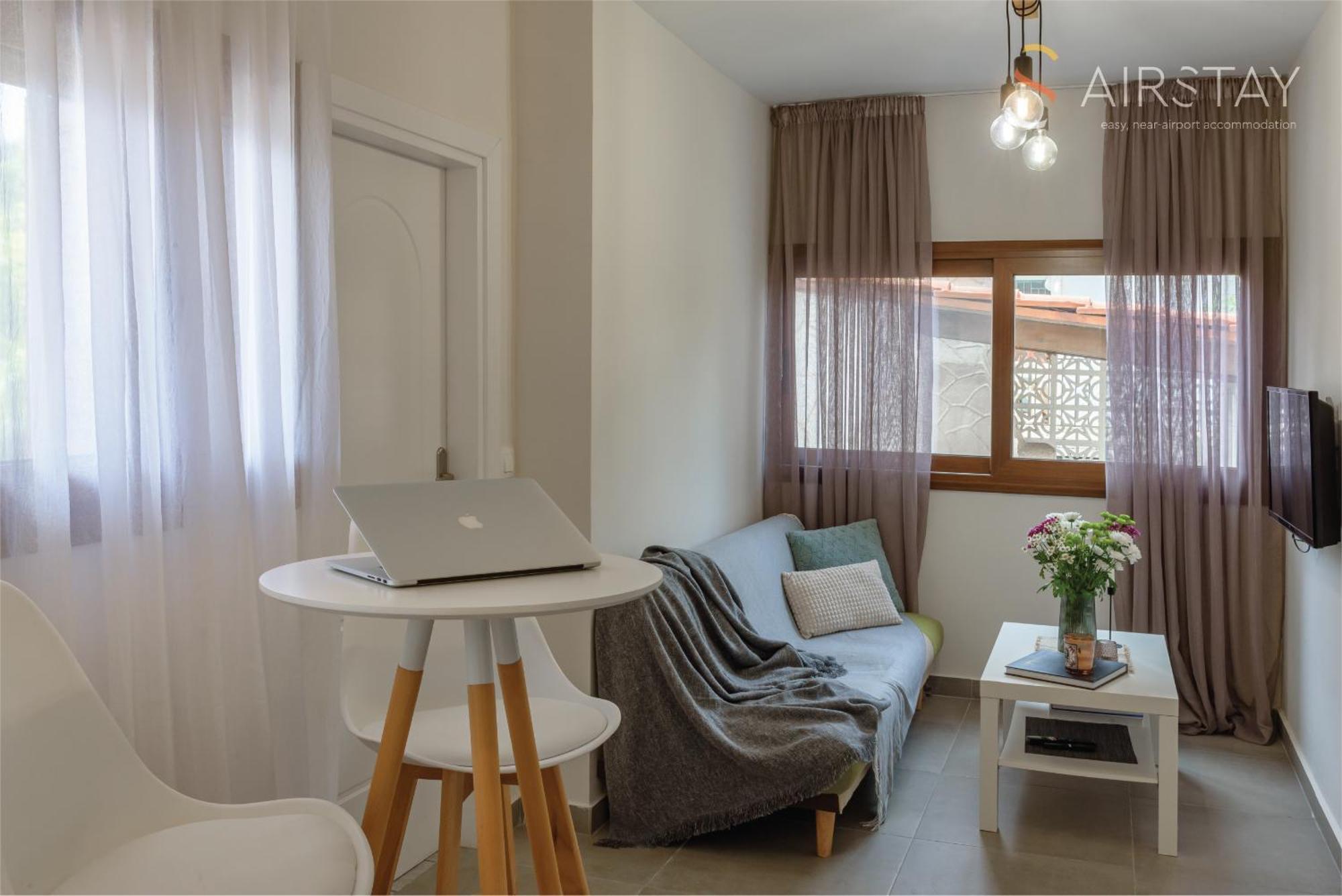 Ryze Apartments Airport By Airstay Artemida  Bagian luar foto