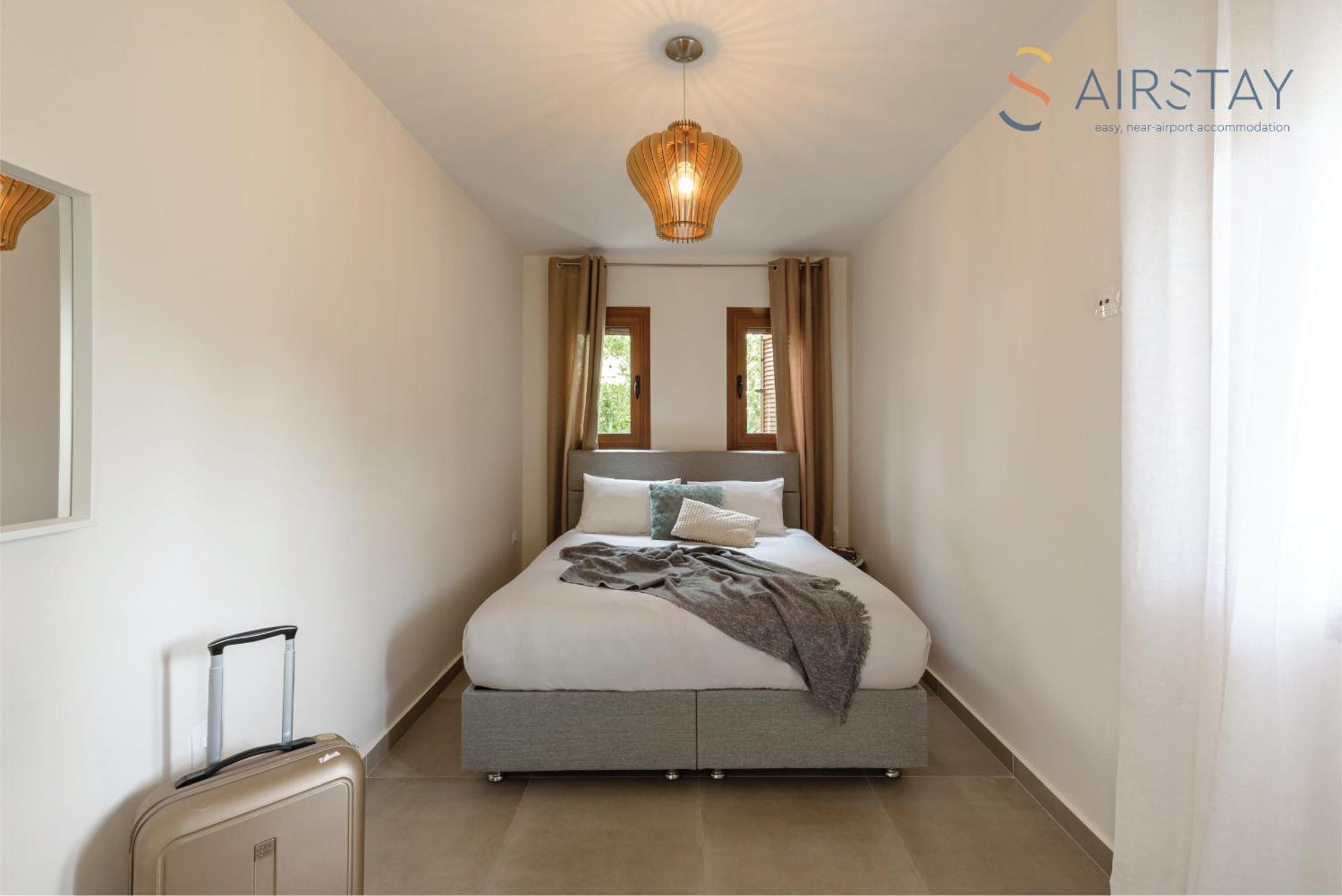 Ryze Apartments Airport By Airstay Artemida  Bagian luar foto