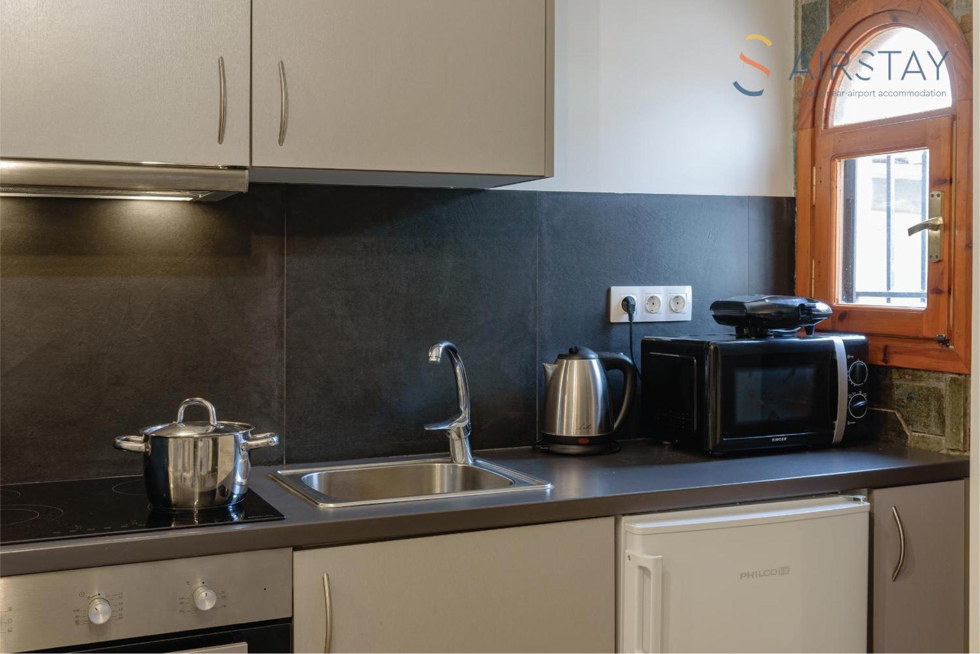 Ryze Apartments Airport By Airstay Artemida  Bagian luar foto