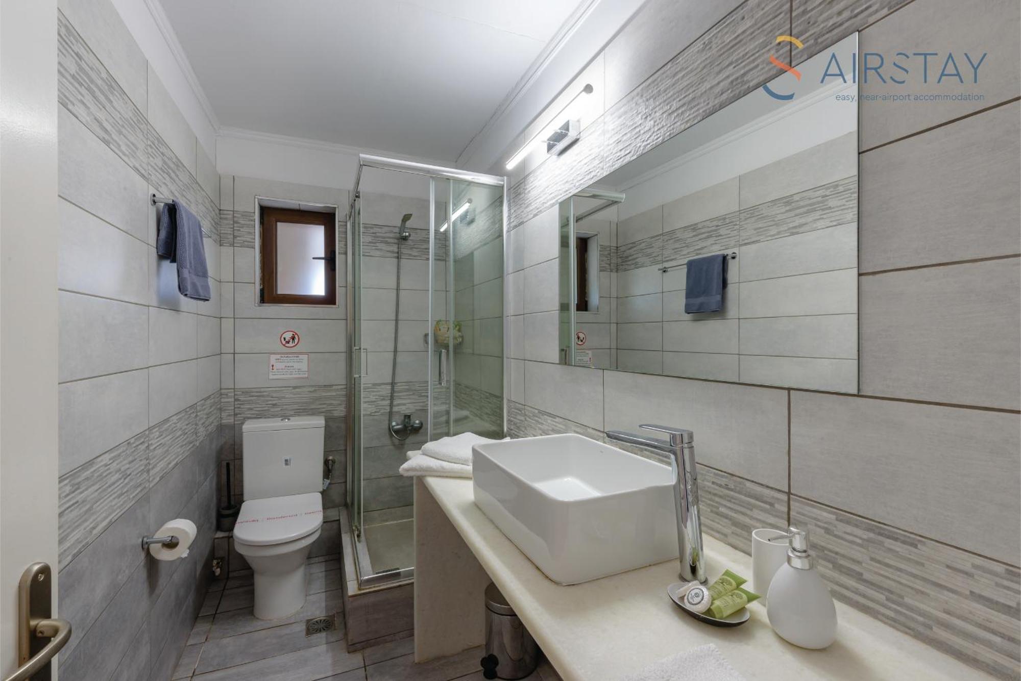 Ryze Apartments Airport By Airstay Artemida  Bagian luar foto