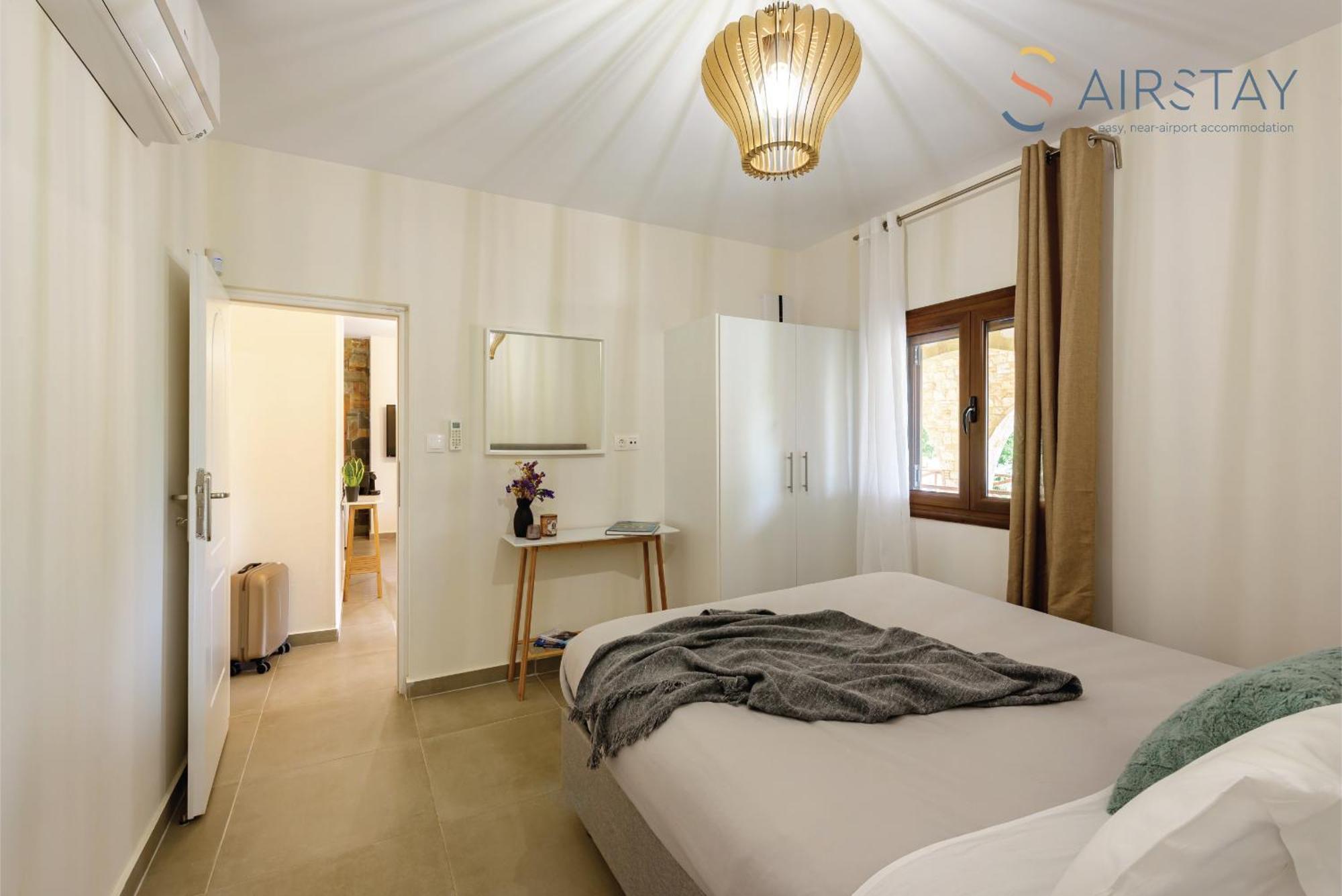 Ryze Apartments Airport By Airstay Artemida  Bagian luar foto