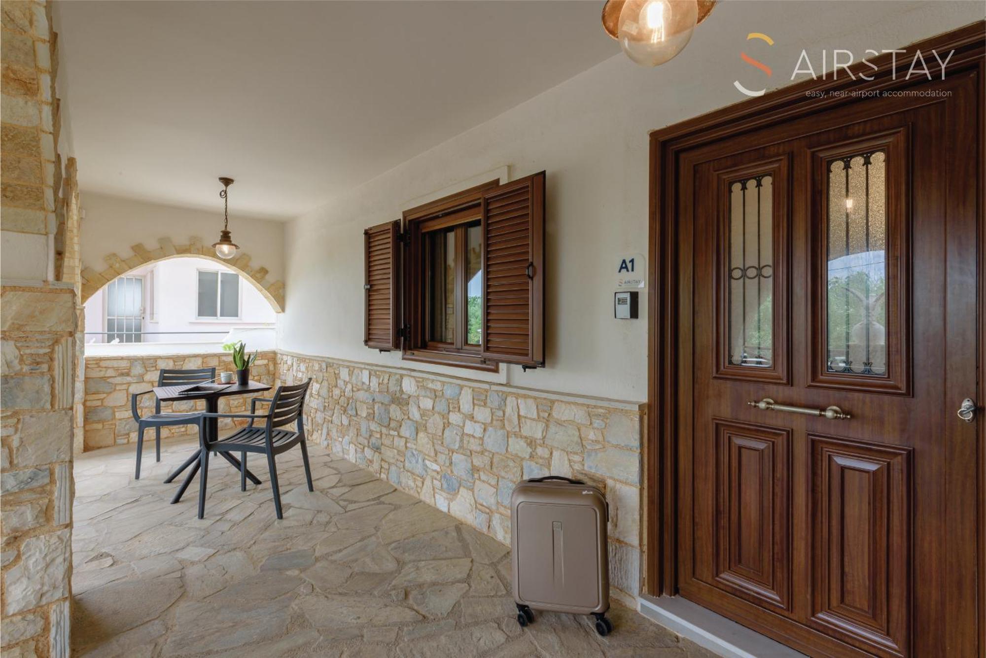 Ryze Apartments Airport By Airstay Artemida  Bagian luar foto