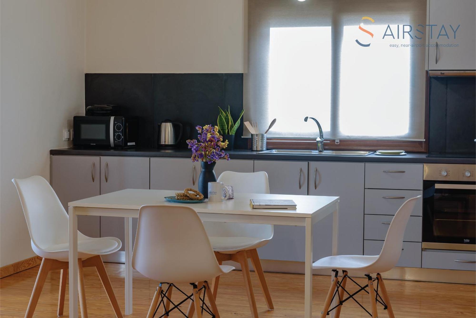 Ryze Apartments Airport By Airstay Artemida  Bagian luar foto